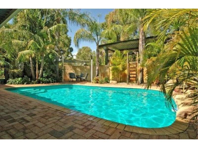 540 Neaves Road, Mariginiup WA 6065