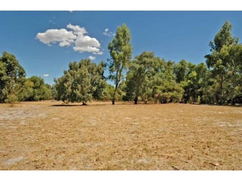 540 Neaves Road, Mariginiup WA 6065