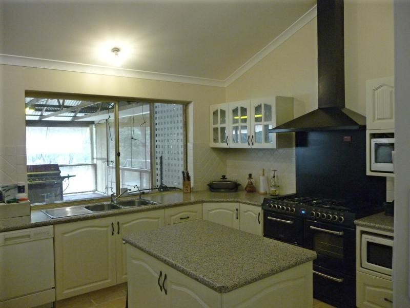 48 Ridgetop Trail, Bullsbrook WA 6084