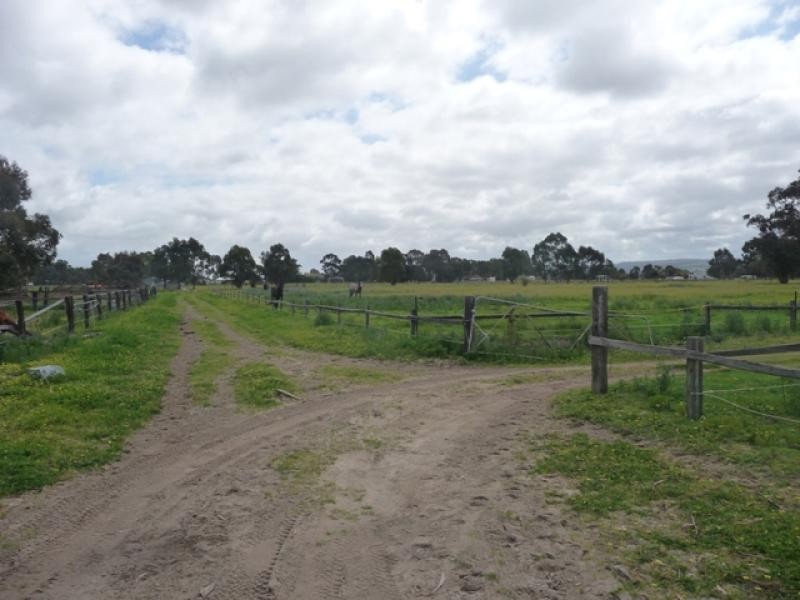 44 Strachan Rd, Bullsbrook WA 6084