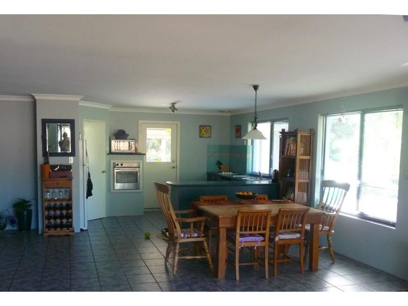 84 Jenkins Rd, Bullsbrook WA 6084