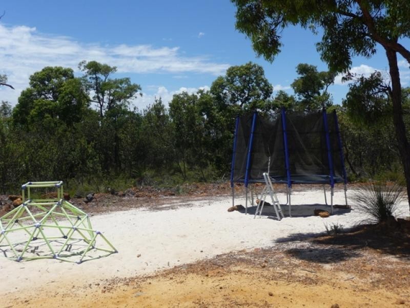 25 Pipe Lily Way, Lower Chittering WA 6084