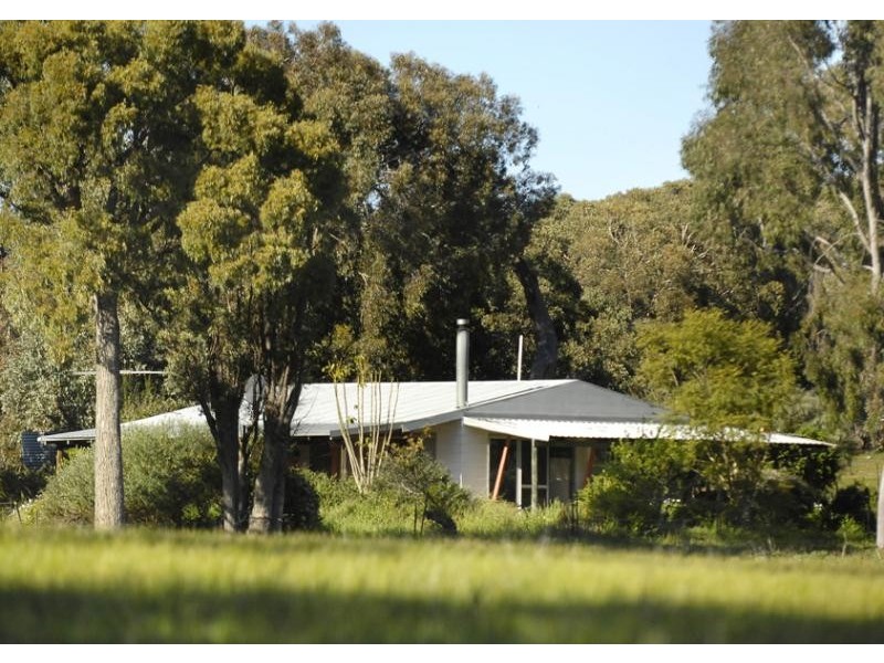 708 Chittering Road, Bullsbrook WA 6084