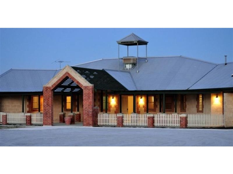 76 Fergusson Cl, West Swan WA 6055