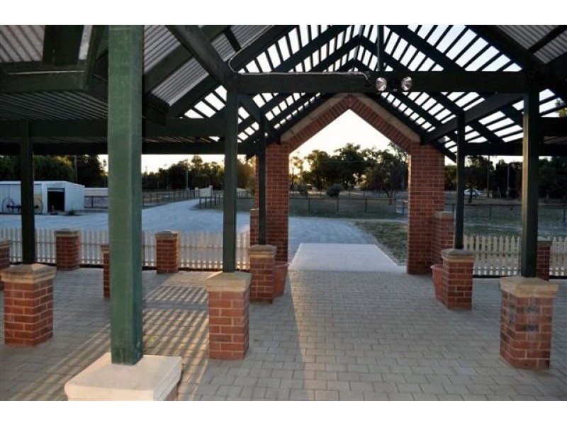 76 Fergusson Cl, West Swan WA 6055