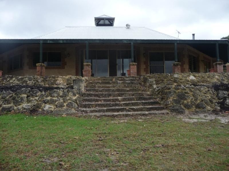 76 Fergusson Cl, West Swan WA 6055