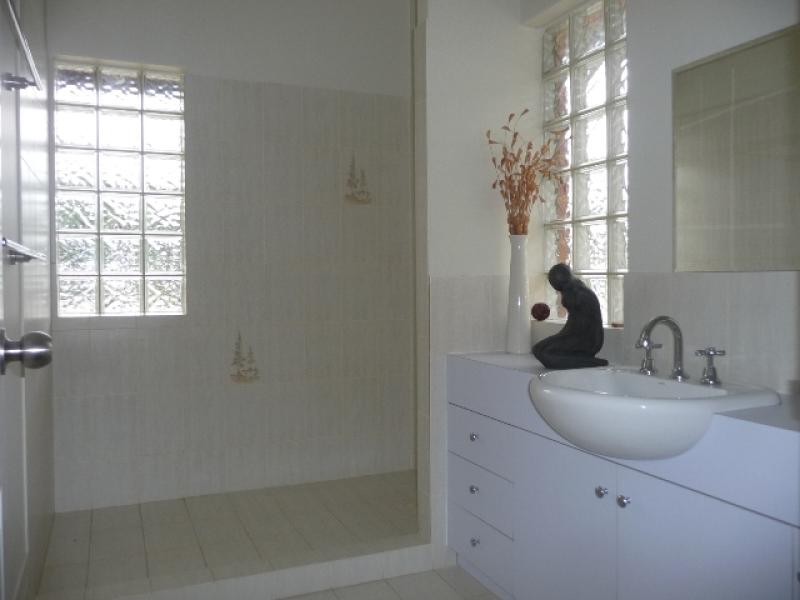 76 Fergusson Cl, West Swan WA 6055