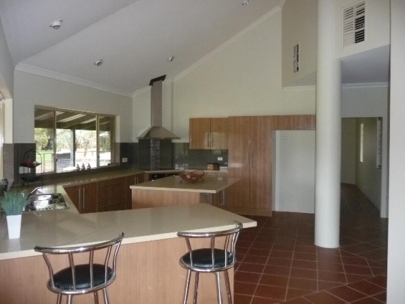 76 Fergusson Cl, West Swan WA 6055