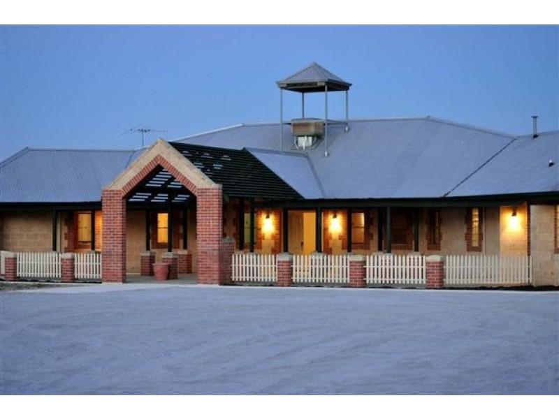 76 Fergusson Cl, West Swan WA 6055