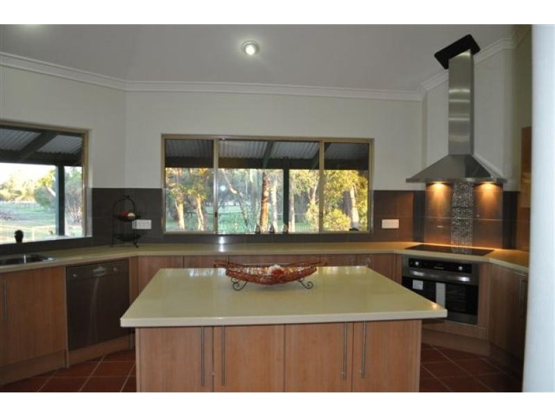 76 Fergusson Cl, West Swan WA 6055