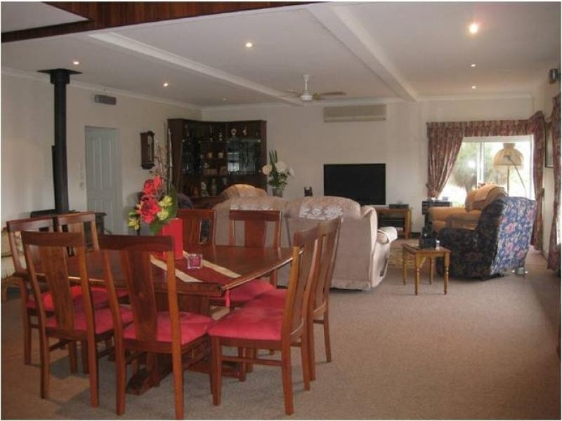 8 Hidaway Dve, Bindoon WA 6502