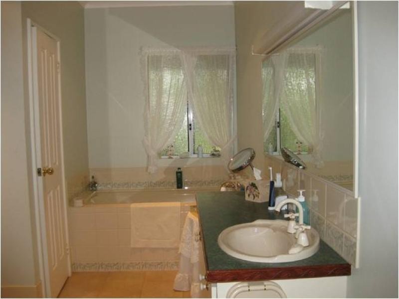 8 Hidaway Dve, Bindoon WA 6502