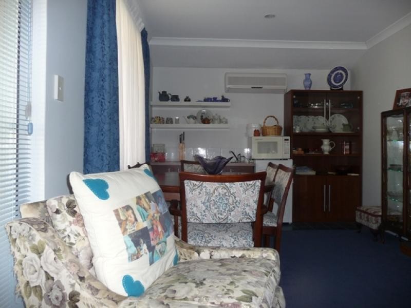 92 Houghton Dve, Carramar WA 6031