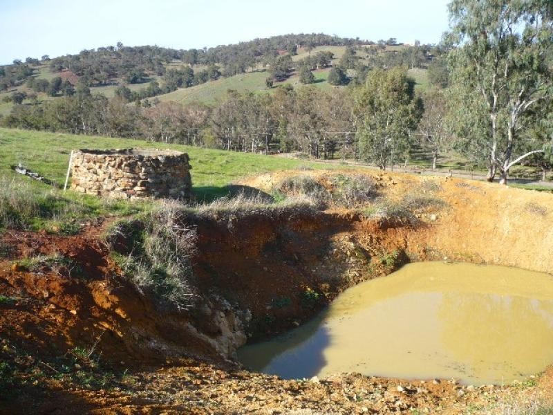 147 Chittering Valley Rd, Chittering WA 6084