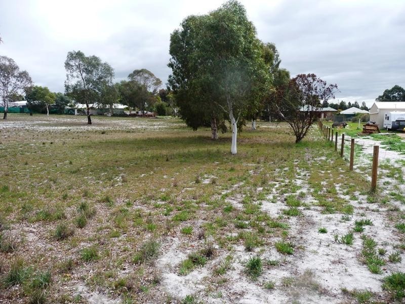 19 Bagley Street, Muchea WA 6501