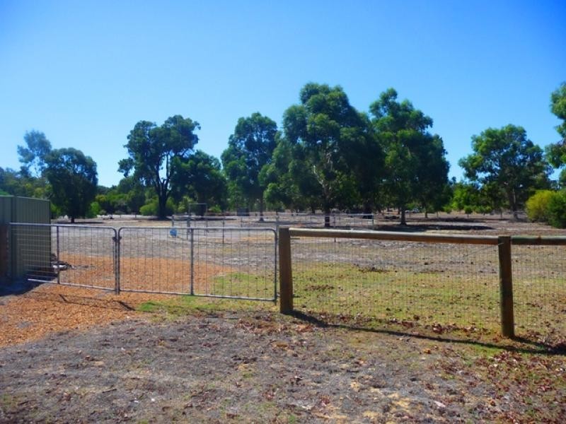 12 Ruslane Rise, Bullsbrook WA 6084