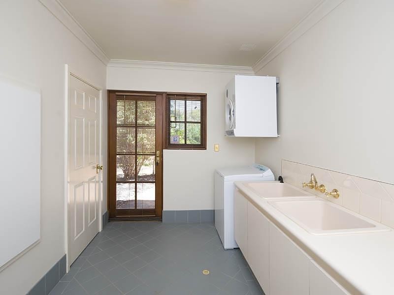 238 Vines Ave, The Vines WA 6069