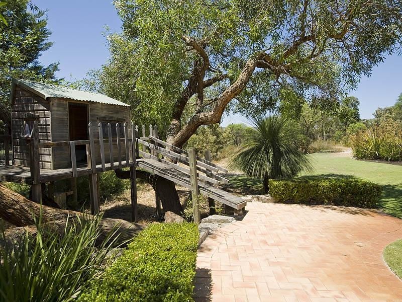 238 Vines Ave, The Vines WA 6069