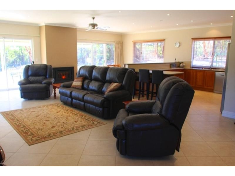 33 Alawoona Circle, Bullsbrook WA 6084