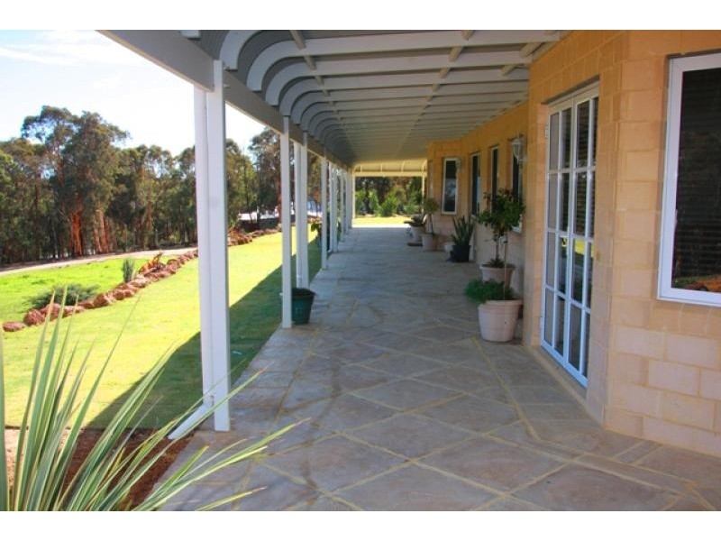 33 Alawoona Circle, Bullsbrook WA 6084