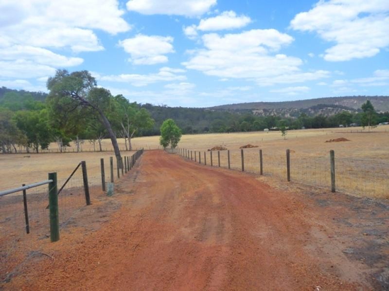 691 Chittering Valley Rd, Lower Chittering WA 6084