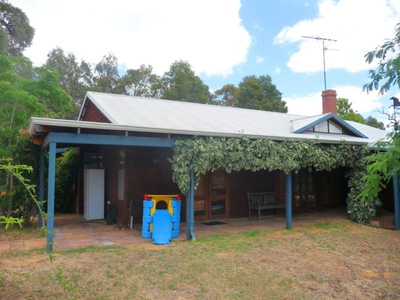 691 Chittering Valley Rd, Lower Chittering WA 6084