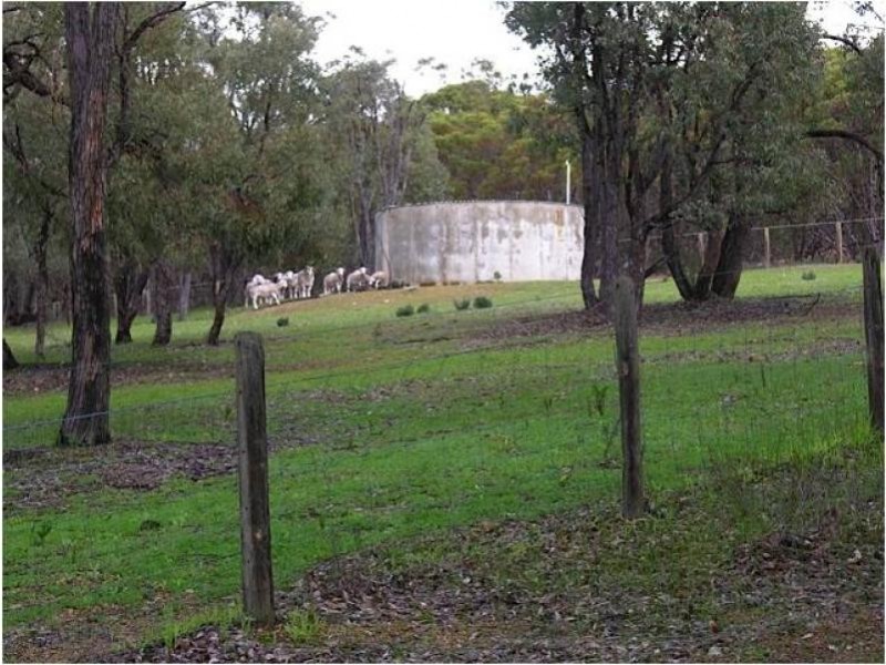 691 Chittering Valley Rd, Lower Chittering WA 6084