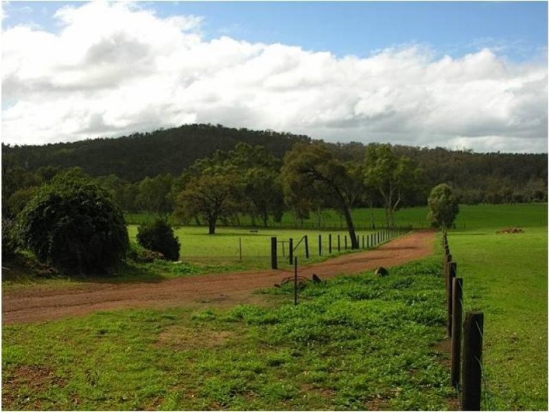691 Chittering Valley Rd, Lower Chittering WA 6084