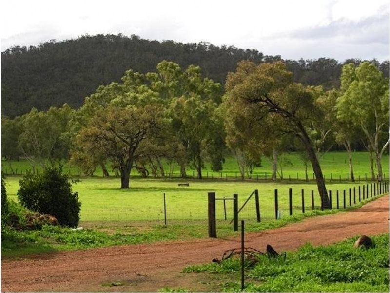 691 Chittering Valley Rd, Lower Chittering WA 6084