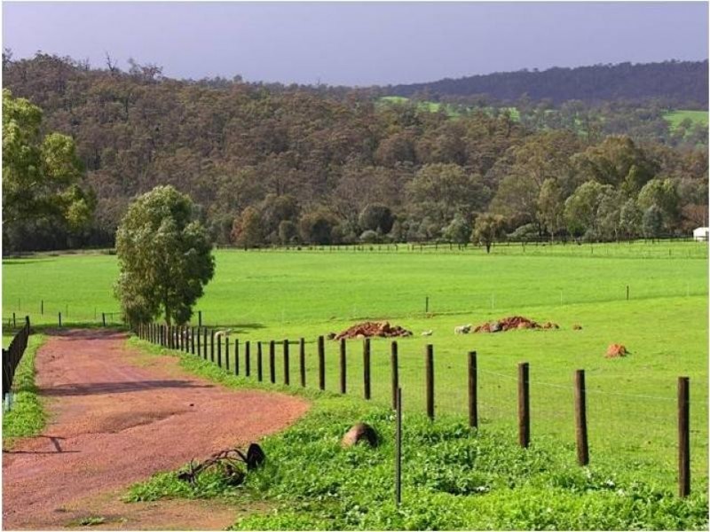 691 Chittering Valley Rd, Lower Chittering WA 6084