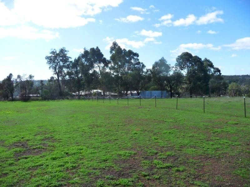 17 Rhys Rd, Bullsbrook WA 6084