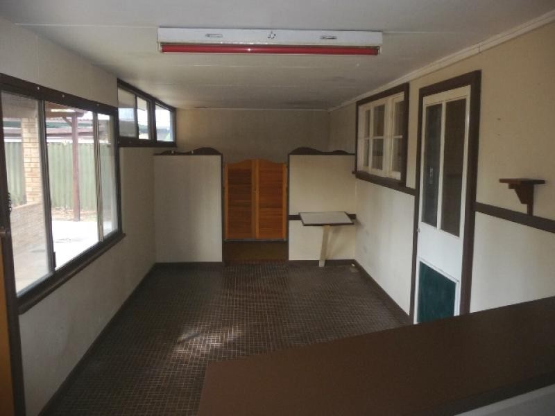 2 Chittering Rd, Bullsbrook WA 6084