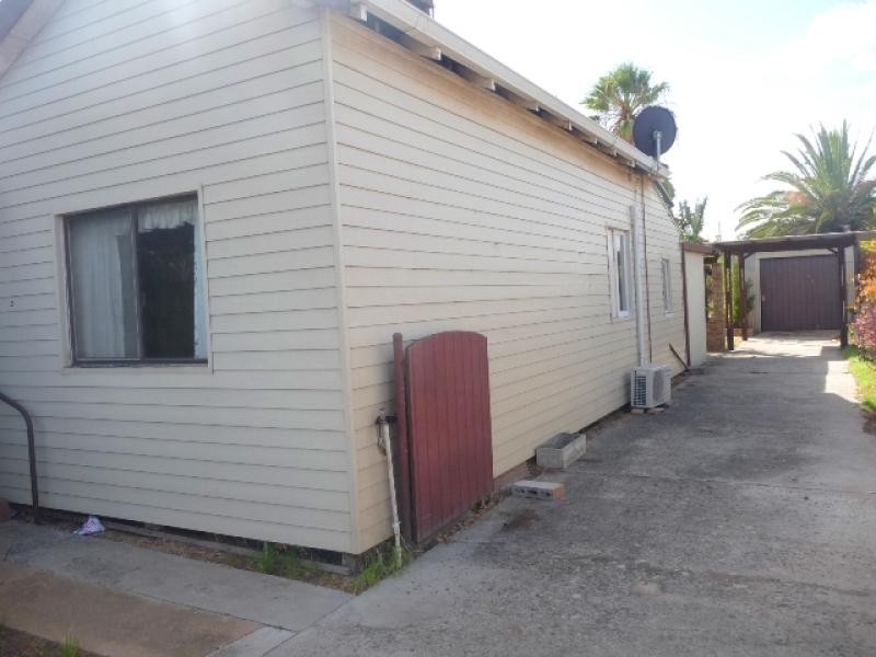 2 Chittering Rd, Bullsbrook WA 6084