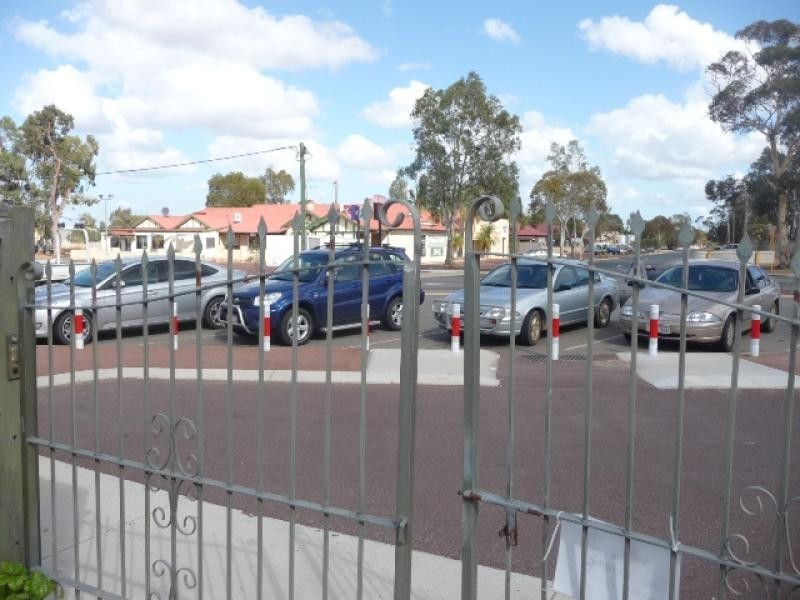 2 Chittering Rd, Bullsbrook WA 6084