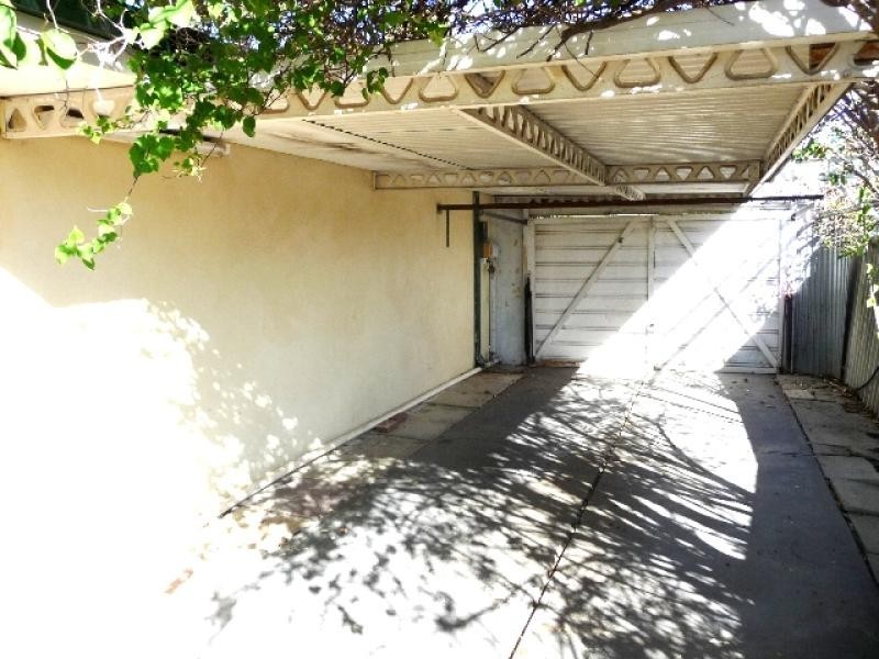 16 Sweeting St, Guildford WA 6055