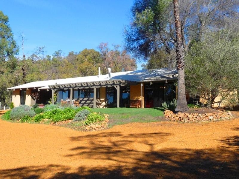 160 Chittering Valley Rd, Lower Chittering WA 6084