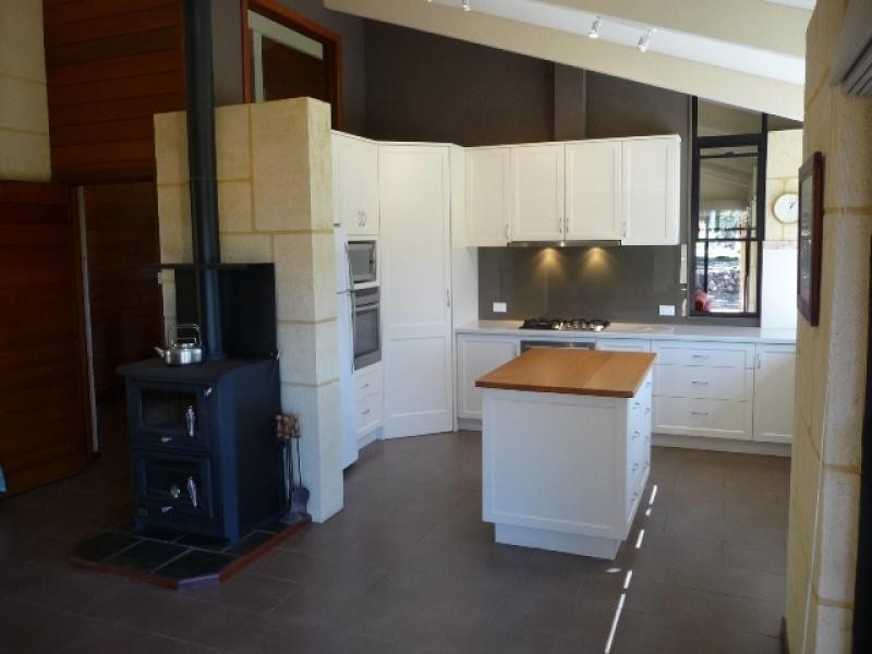 160 Chittering Valley Rd, Lower Chittering WA 6084