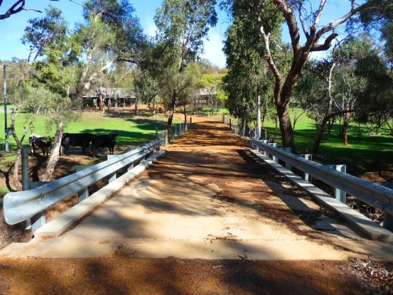 160 Chittering Valley Rd, Lower Chittering WA 6084