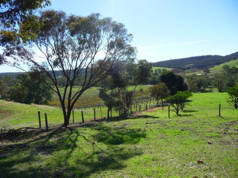 160 Chittering Valley Rd, Lower Chittering WA 6084