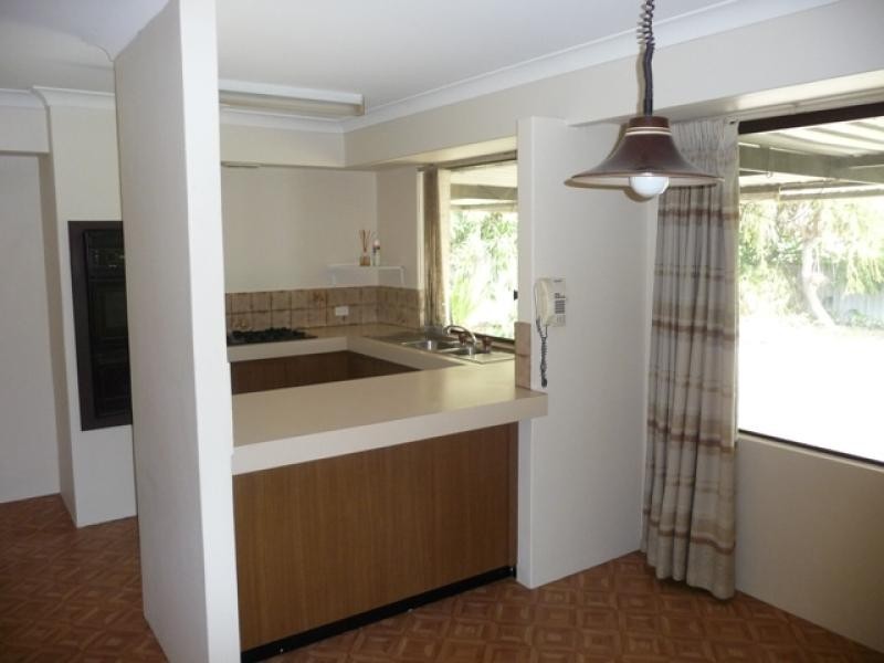 43 Amherst Rd, Swan View WA 6056