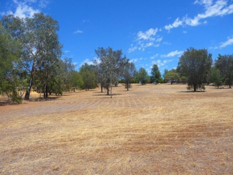 11 Clune Rd, Bindoon WA 6502