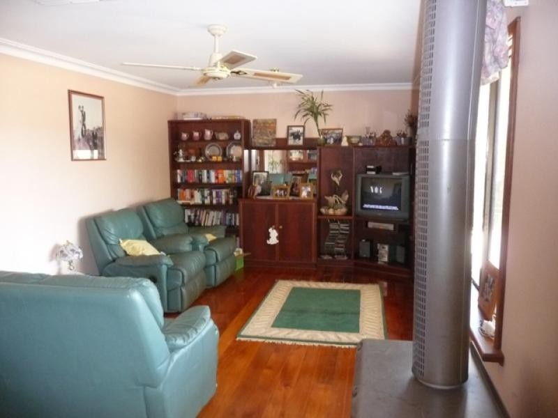 80 Teatree Rd, Bindoon WA 6502