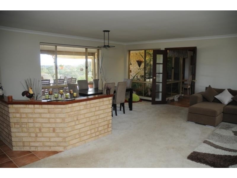 25 Evelyn Place, Bullsbrook WA 6084