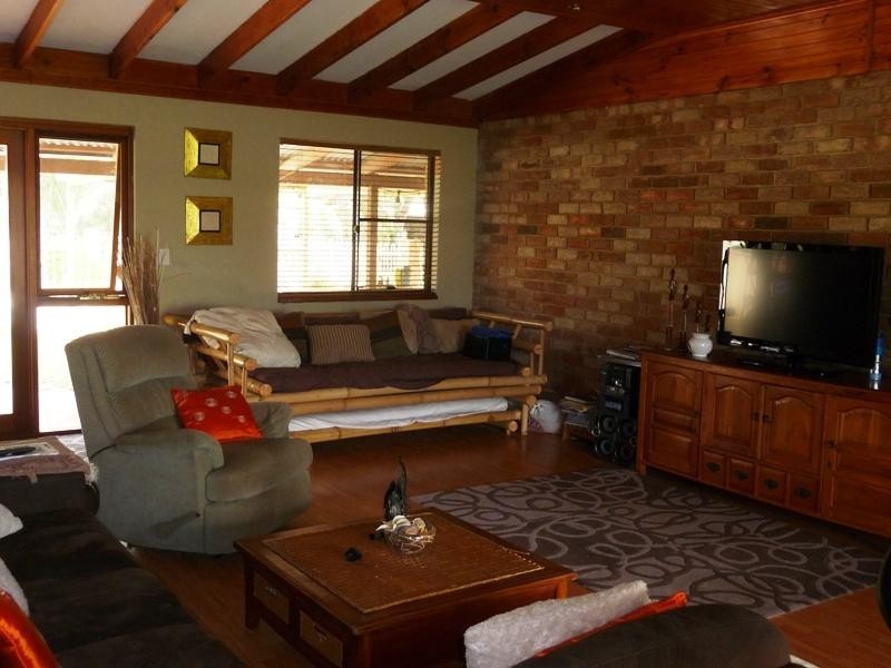 16 Peters road, Muchea WA 6501