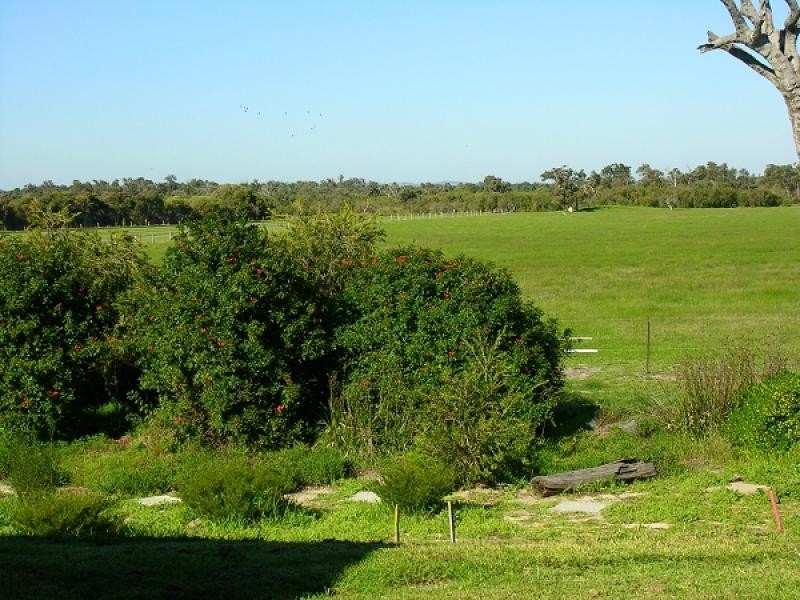 13 Sherlock Place, Harvey WA 6220