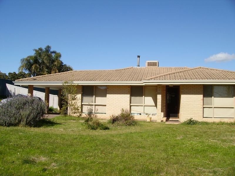 9 School Road, Yarloop WA 6218