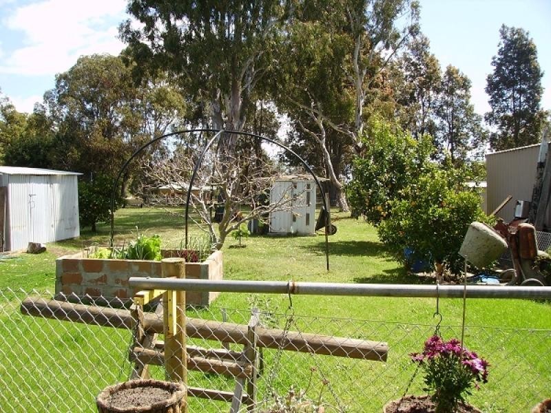 9 Cooks Way, Harvey WA 6220