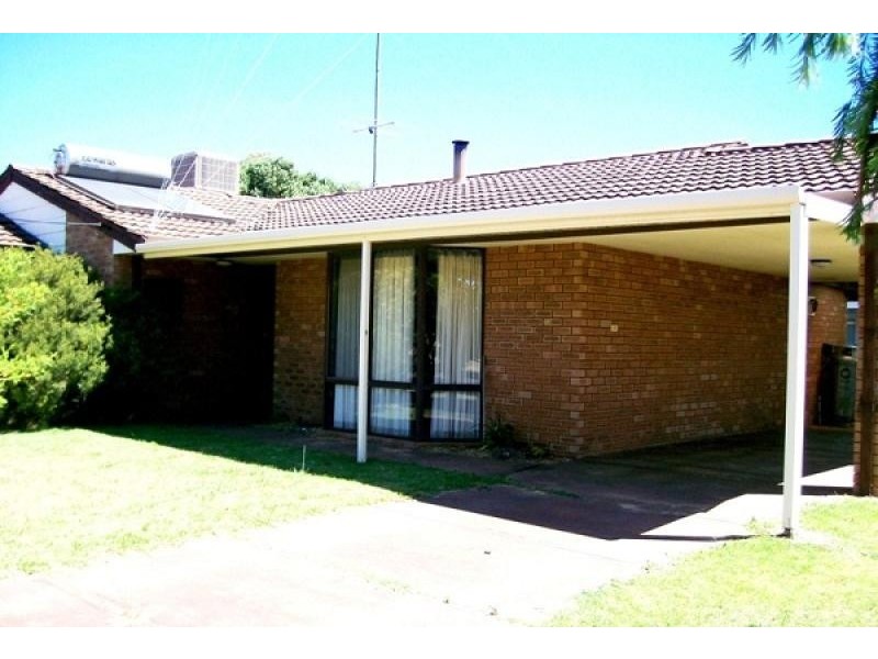 17 Clarke Street, Burekup WA 6227