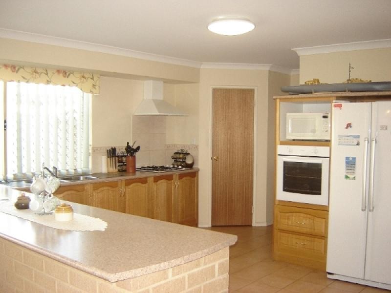 6 Jadeite Street, Australind WA 6233