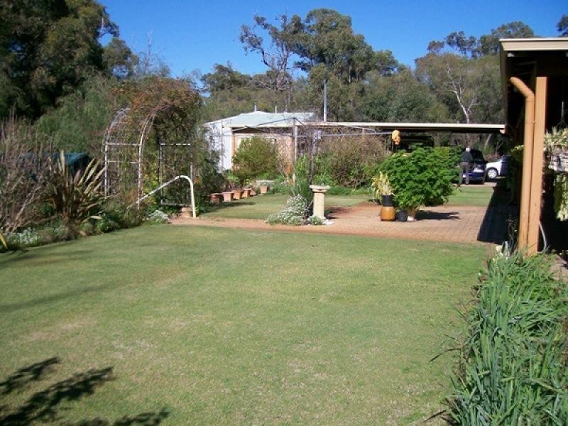 21 Mewett Drive, Stratham WA 6237